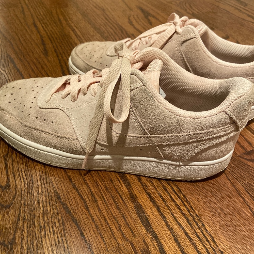 NIKE COURT VISION SNEAKERS SIZE 8.5 PINK PEARL SUEDE